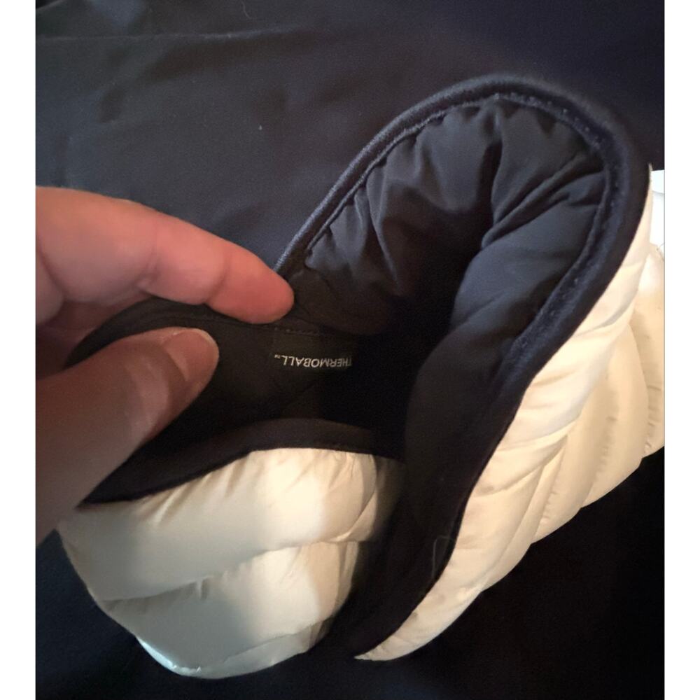NWOT Women’s North Face TNF White Thermoball Insulated Traction Bootie, size 9 - Picture 4 of 7